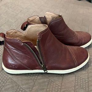 ❤️ Taos Ankle Booties